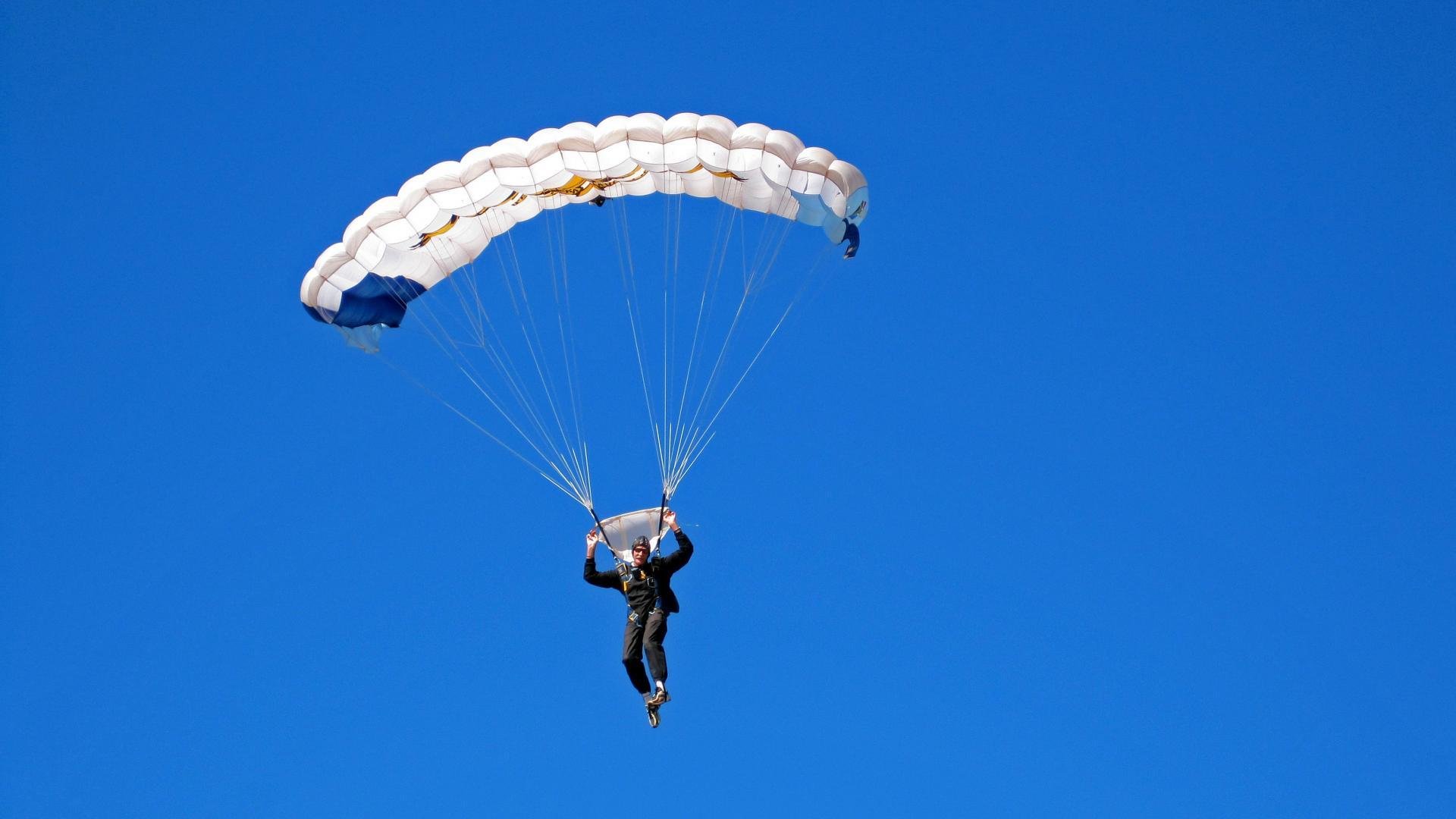 弗朗索瓦·霍尔茨豪伊泽:在攻防转换中展现极强的适应能力,弗雷德.霍伊尔